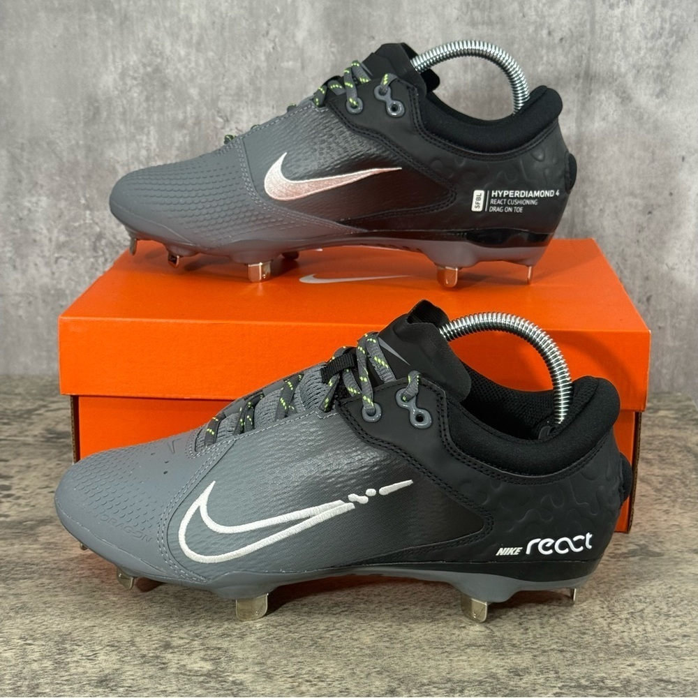 NEW Nike Hyperdiamond‎ Elite Softball Cleats Women 8